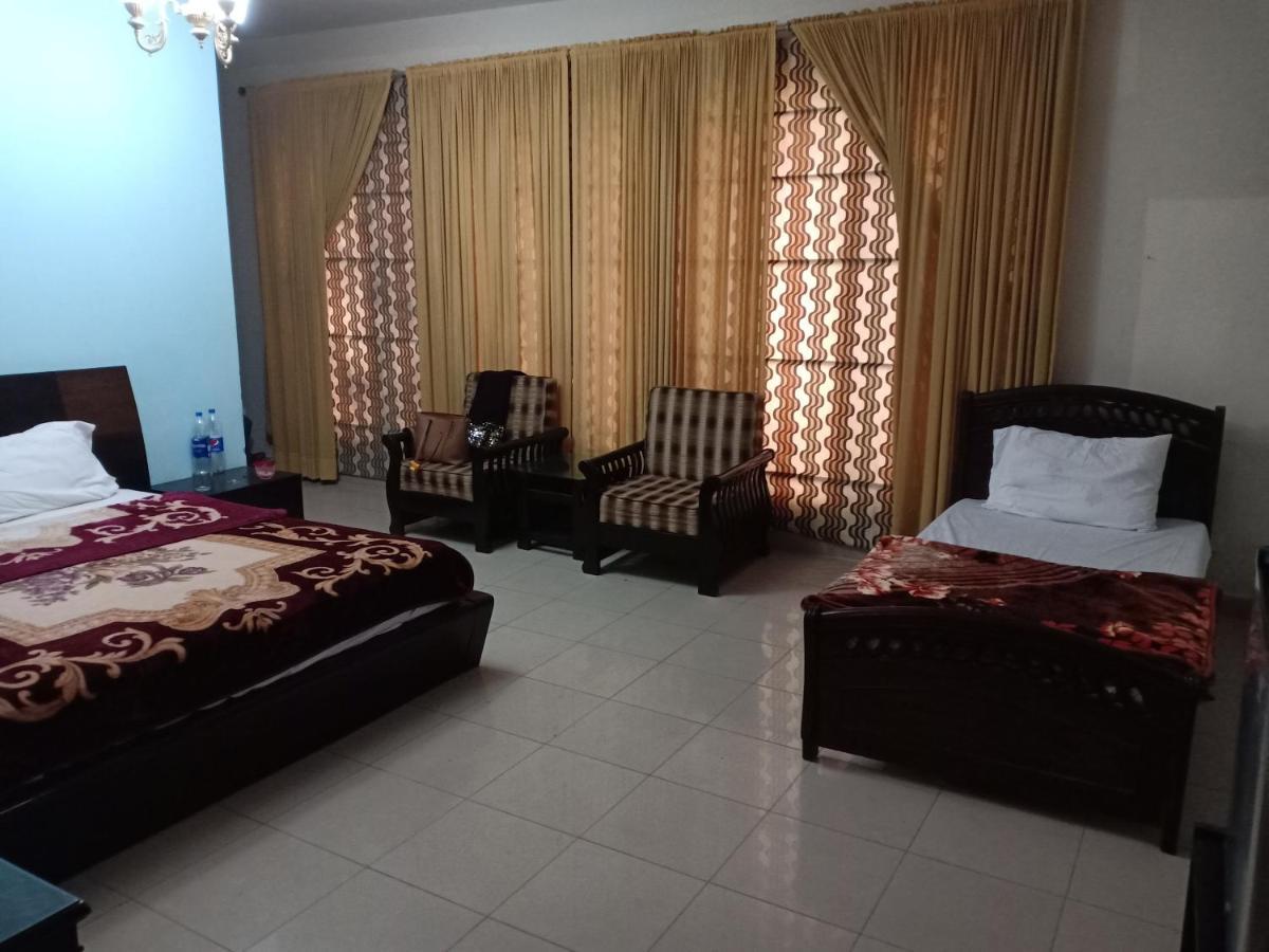 Bed and Breakfast Royal Manor F-10 Исламабад Экстерьер фото